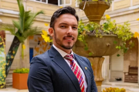 Juan Carlos Ex-ator Pornô Se Torna Ministro da Colômbia