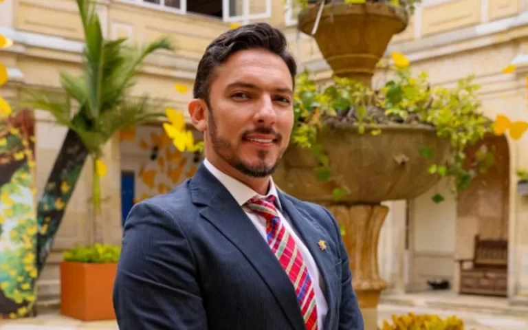 Juan Carlos Ex-ator Pornô Se Torna Ministro da Colômbia